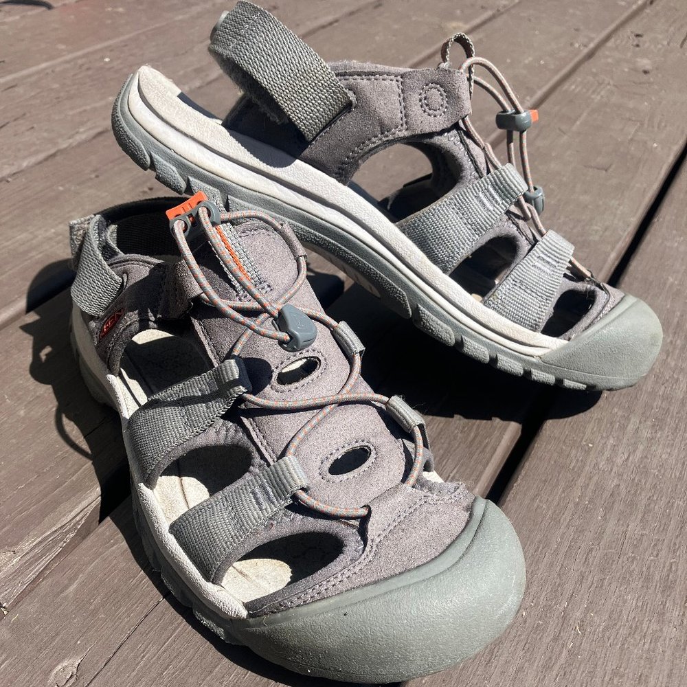 Men’s Keen Gray Canvas Strap, Closed Toe Outdoor Sport Hiking Sandals, size 10.5